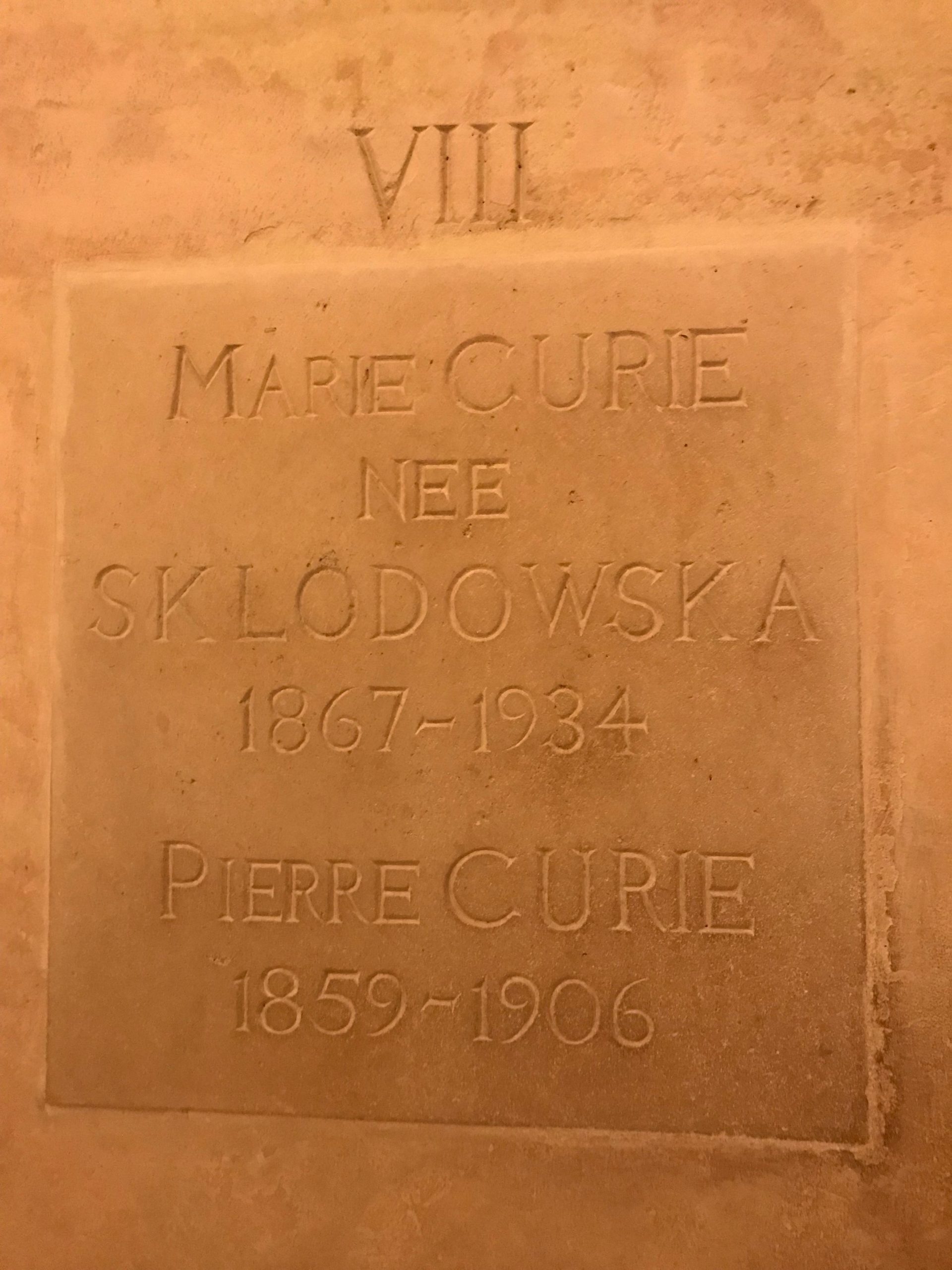 Pierre%20e%20Marie%20Curie%27s%20tomb%20Paris%201.JPG